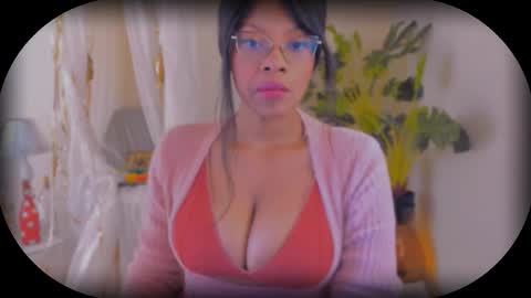 Snapshot of bellahproudly chatting on 12/16/25, 02:49 Bellah online show from 12/16/25, 02:49