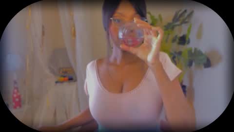 Snapshot of bellahproudly chatting on 12/21/25, 04:19 Bellah online show from 12/21/25, 04:19