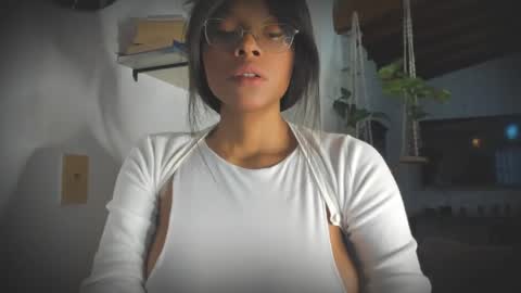 Snapshot of bellahproudly chatting on 04/01/26, 09:45 Bellah online show from 04/01/26, 09:45