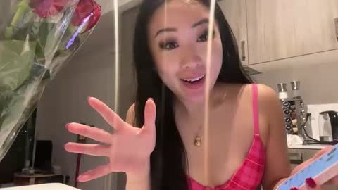 Snapshot of bellajuniormint chatting on 12/17/25, 03:12 bellajuniormint online show from 12/17/25, 03:12