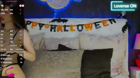 Snapshot of bellakarmma chatting on 10/31/25, 03:13 Bella online show from 10/31/25, 03:13