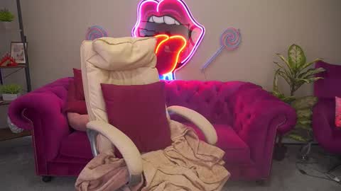 Bella online show from 03/25/26, 03:29