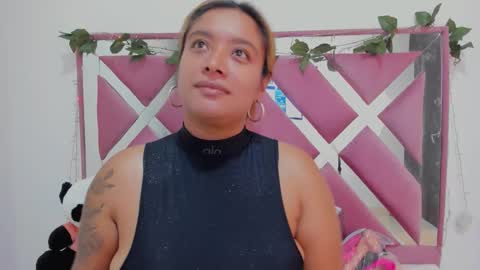 bellalumi online show from 11/25/25, 02:44