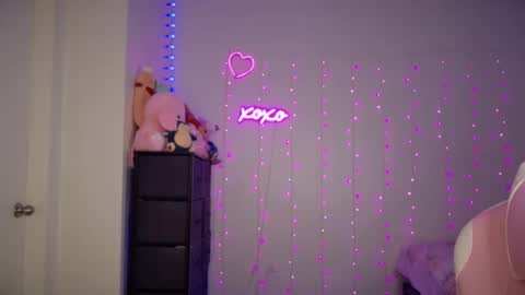 Bella Monroe online show from 09/23/25, 03:09