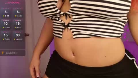 Snapshot of bellamonroee chatting on 07/17/26, 05:47 Bella Monroe online show from 07/17/26, 05:47