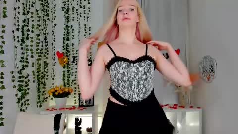 Bella online show from 02/09/26, 04:55