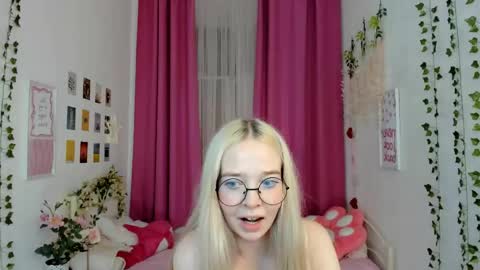 Bella online show from 05/01/26, 04:00