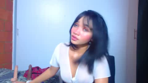 Snapshot of bellamy_sweet chatting on 02/14/25, 06:45 bellamy online show from 02/14/25, 06:45