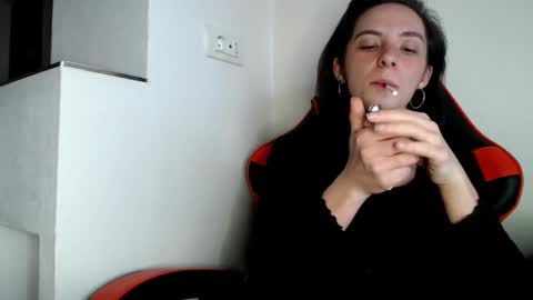 Snapshot of bellaqueen0701 chatting on 02/27/25, 05:56 bellaqueen0701 online show from 02/27/25, 05:56