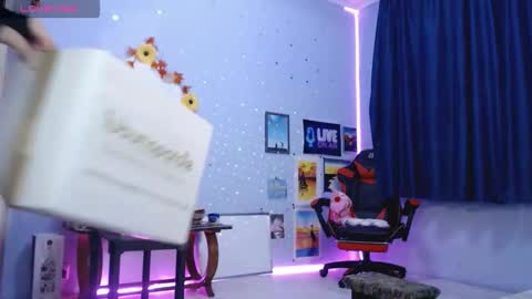 Snapshot of bellaqueen0701 chatting on 09/25/25, 05:38 bellaqueen0701 online show from 09/25/25, 05:38