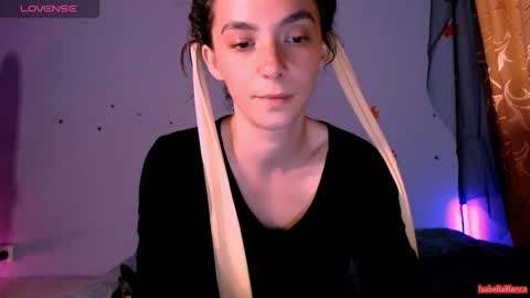 Snapshot of bellaqueen0701 chatting on 11/04/25, 08:52 bellaqueen0701 online show from 11/04/25, 08:52