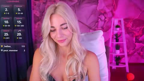 Snapshot of bellarayyy chatting on 11/18/25, 09:19 Bella online show from 11/18/25, 09:19