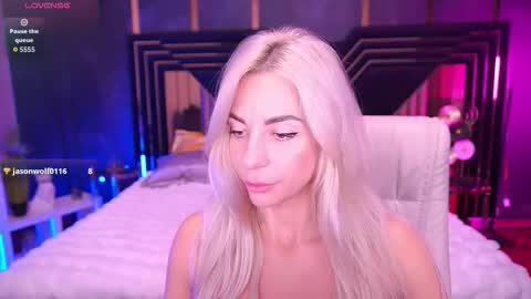 Snapshot of bellarayyy chatting on 11/30/25, 06:50 Bella online show from 11/30/25, 06:50