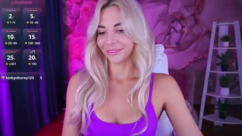 Snapshot of bellarayyy chatting on 12/04/25, 07:17 Bella online show from 12/04/25, 07:17