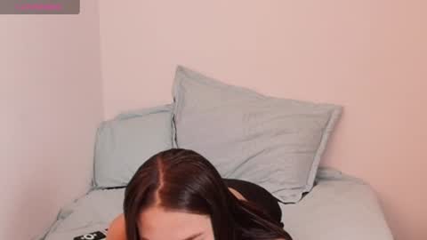 Bella online show from 06/18/26, 04:33