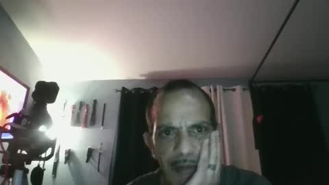 Bellaskeykeeper online show from 02/09/26, 03:32