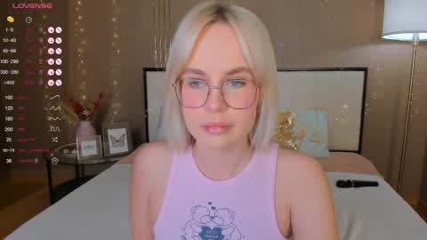 Bella online show from 02/03/26, 01:04