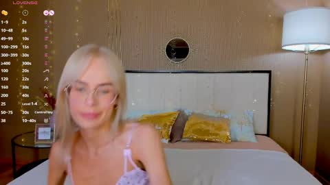 Bella online show from 05/15/26, 11:34