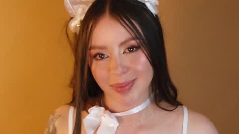 laukyubey             online show from 05/11/26, 11:27