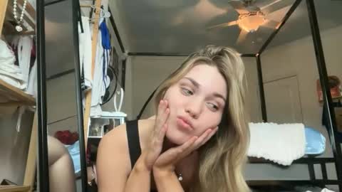 Bella 3 online show from 04/14/26, 07:09