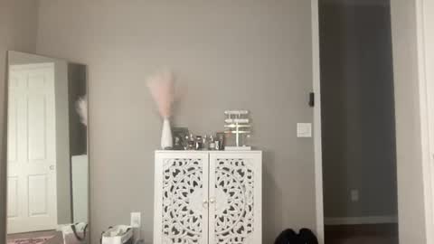 Snapshot of bellaxxboo chatting on 07/17/26, 12:28 Bella Rose online show from 07/17/26, 12:28