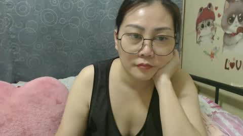 Snapshot of bellbabe chatting on 01/08/25, 09:32 Bella online show from 01/08/25, 09:32