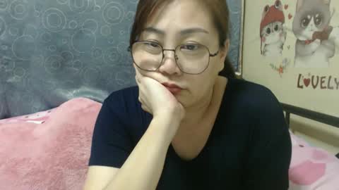 Snapshot of bellbabe chatting on 03/12/25, 12:36 Bella online show from 03/12/25, 12:36