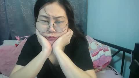 Snapshot of bellbabe chatting on 11/02/25, 03:36 Bella online show from 11/02/25, 03:36