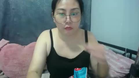 Snapshot of bellbabe chatting on 11/07/25, 11:49 Bella online show from 11/07/25, 11:49