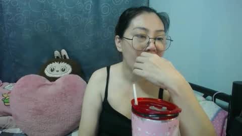 Snapshot of bellbabe chatting on 11/09/25, 10:41 Bella online show from 11/09/25, 10:41