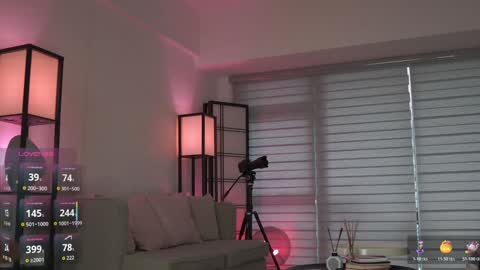 Snapshot of belle_adrienne chatting on 11/02/25, 11:40 Belle Adrienne IG online show from 11/02/25, 11:40