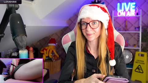 Snapshot of belle_alice chatting on 12/17/24, 10:44 Alice online show from 12/17/24, 10:44