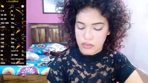 Snapshot of belle_katty000 chatting on 10/31/25, 07:04 SOFIA online show from 10/31/25, 07:04