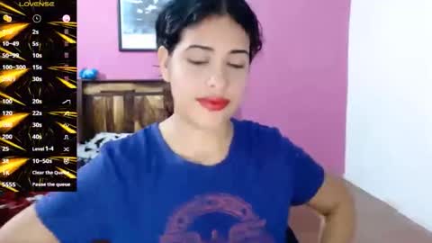 Snapshot of belle_katty000 chatting on 11/14/25, 11:46 SOFIA online show from 11/14/25, 11:46