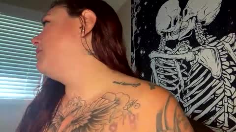 Snapshot of belle_marie chatting on 09/12/25, 02:17 Belle xx online show from 09/12/25, 02:17