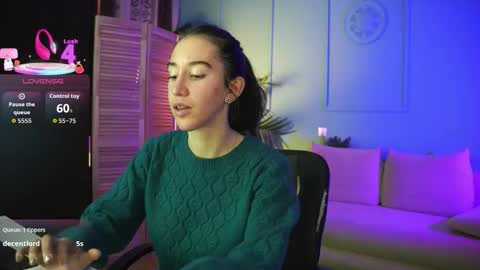 Snapshot of belle_via chatting on 10/14/25, 04:08 Bella online show from 10/14/25, 04:08