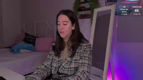 Bella online show from 10/17/25, 03:47