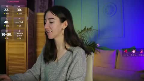 Snapshot of belle_via chatting on 10/23/25, 06:06 Bella online show from 10/23/25, 06:06