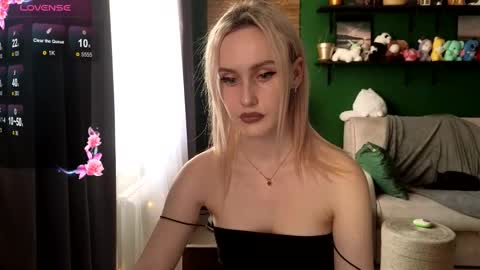 Belle online show from 09/16/25, 11:11