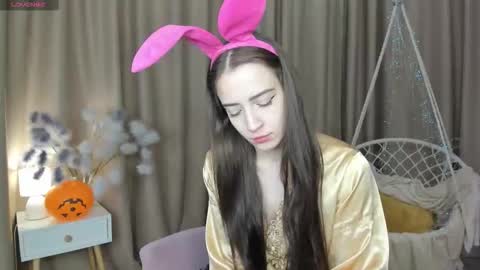 Belle online show from 10/31/25, 04:24