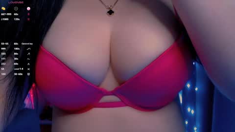 Snapshot of bellelovexx chatting on 05/05/26, 09:01 Hello I am kind friendly and cute girl online show from 05/05/26, 09:01