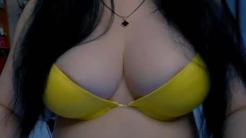 Snapshot of bellelovexx chatting on 06/25/26, 06:29 Hello I am kind friendly and cute girl online show from 06/25/26, 06:29