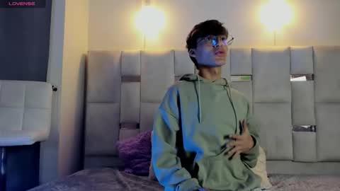 Neon online show from 09/15/25, 11:32