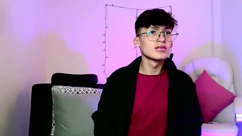 Neon online show from 11/05/25, 11:21