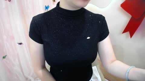 Snapshot of belly18only chatting on 12/17/25, 01:33 Belly online show from 12/17/25, 01:33