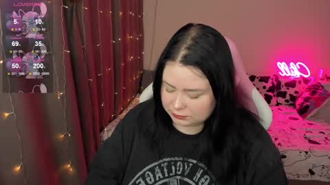 LinaBoo online show from 02/04/26, 04:40