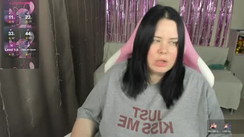 LinaBoo online show from 05/13/26, 07:39