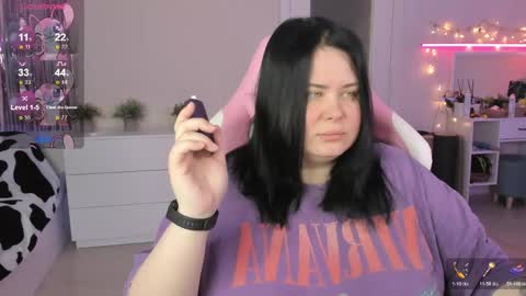 LinaBoo online show from 05/18/26, 08:31