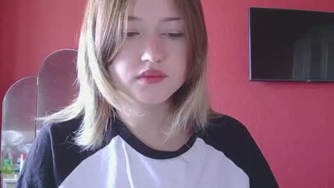 Snapshot of belovedmary chatting on 06/15/26, 07:21 belovedmary online show from 06/15/26, 07:21