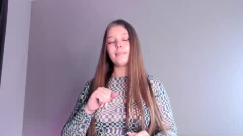 Snapshot of belvaballa chatting on 11/19/25, 01:33 Kate online show from 11/19/25, 01:33